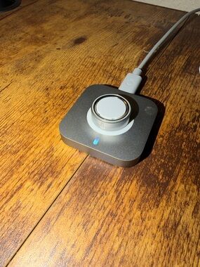 Oura Ring 4 Brushed Silver size 7 excellent condition with charger